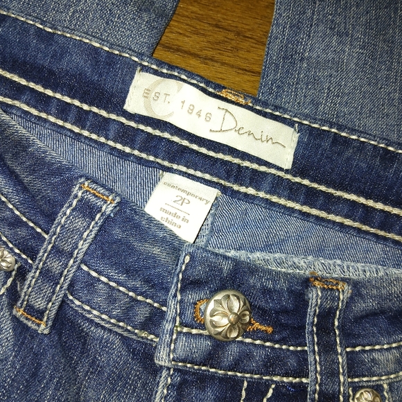Contemporary Brand Size 2P Jeans - Picture 2 of 3